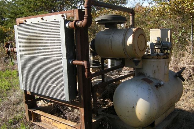 Quincy Compressor 740B       650H Air Compressor